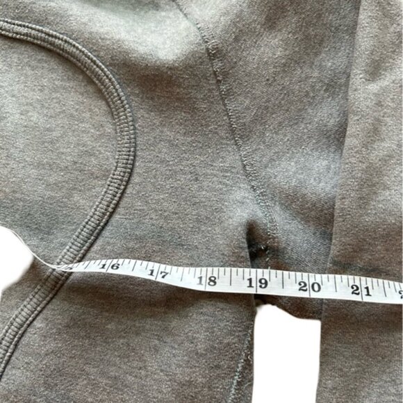 Lululemon Scuba Hoodie Grey Thick Size 8 light blue inside - Picture 6 of 6